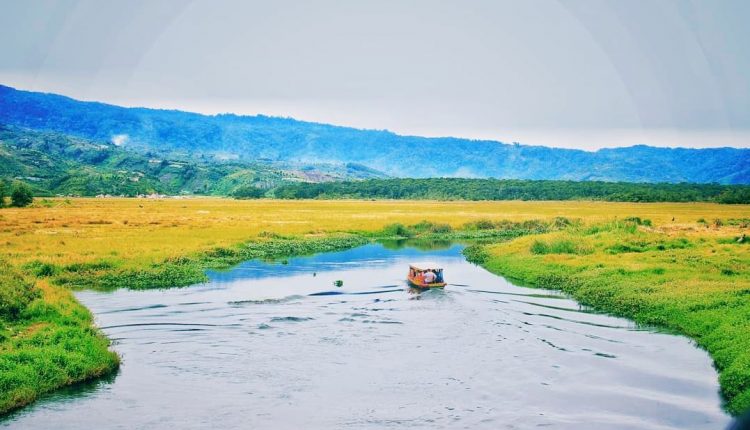 Rawa Bento, 1. Air Terjun Pancuran Rayo, 2. Danau Kaco, 3. Perkebunan Teh Kayu Aro, 4. Puncak Rindu Kayu Aro (Tutup), 5. Air Panas Semurup, 6. Goa Kasah, 7. Danau Kerinci, 8. Gunung Kerinci, 9. Rawa Bento, 10. Air Terjun Talang Kemulun, 11. Danau Gunung Tujuh, 12. Danau Lingkat