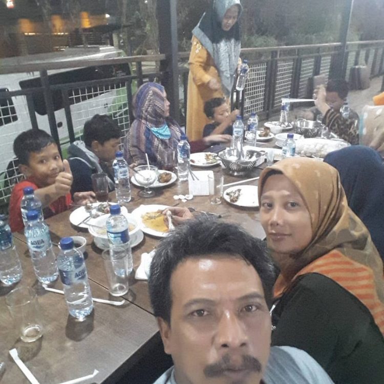 Restoran Pringsewu Cipali via IG @iwanridwankhoir, 1. Rumah Makan Sangkuriang Resto, 2. Saung Sarasa Subang, 3. Rumah Makan Mang Yeye, 4. Saung Ambu Cikadu, 5. Restoran Pringsewu Cipali, 6. Warung Makan Sunda Bang Jun, 7. Rumah Makan Gala, 8. Dapur Tutug, 9. Lesehan Bale Endah Subang, 10. Rumah Makan Abah Asli Cobek Belut, 11. Lesehan Riungsari Seafood dan Ayam Bakar, 12. Kedai Tuan Crab Subang, 13. Rumah Makan Ma’Pinah, 14. D’King Café &amp; Resto, 15. Balai Desa Rumah Makan, 16. Bakso Parahyangan, 17. Rumah Makan Lesehan Sop Ikan Neng Jihan, 18. D’Bubuy Hayam Ma Atik, 19. Dapoer Ummi, 20. Rumah Makan Sari Mawar, 21. Rumah Makan Sindang Heula Abah, 22. Saung Empang, 23. Bakar Ikan Laut A’ Badru, 24. Lampu Satu, 25. Follow Mie
