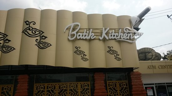 Resto Batik Chicken via Tripadvisor, 1. Warung Nasi Jamblang Ibu Nur, 2. Empal Gentong H. Apud Pusat, 3. Nasi Jamblang Mang Dul, 4. Restoran Klapa Manis, 5. Urban Chicken, 6. Rumah Makan Ayam Goreng Bahagia 71 Hj.Sunarti, 7. H. Moel Seafood Pusat Cirebon, 8. Nasi Lengko Haji Barno, 9. Lombok Idjo Cirebon, 10. Warung Bubur M Thoha, 11. Salt Sunda &amp; Seafood, 12. Kampung Kecil Cirebon, 13. CHENG HO RESTO, 14. Pedesan Entog Mas Nana Megu Gede, 15. Restoran Marina, 16. Mie Petruk, 17. Rumah Makan Nelayan Jaya, 18. Resto Batik Chicken, 19. RM. Karunia Jaya Kartini, 20. Nasi Kuning Pekalangan, 21. Gado-Gado Ayam Mang Djum, 22. Resto Al Mumtaz, 23. Gokana Ramen &amp; Teppan CSB Mall, 24. Sate Kalong (Kerbau) Bpk. Karyadi, 25. Arirang Korean Restoran, 26. Mie Koclok “Mang Sam” Pekiringan, 27. Tahu Gejrot Pak Wardi, 28. Raja Dimsum