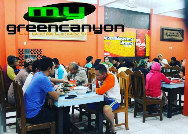 Rumah Makan Bu Surman, 1. RM Karya Bahari 3 Fresh Sea Food, 2. Brillo Pizza, 3. Pondok Pangandaran, 4. Warung Sate Galunggung, 5. Yan’s Seafood, 6. Sari Laut Rasa Sayang, 7. RM Risma seafood (Pasar Ikan Pangandaran), 8. Kampung Turis Pangandaran, 9. Minasari Fresh Seafood Pangandaran, 10. MORGAN Seafood Pangandaran, 11. Grand Nanjung Resto, 12. Bakso Podomoro, 13. RM. Soto Jarkomi, 14. RM Chez Mama Cilacap, 15. Rumah Makan Bu Sarman, 16. Green Garden Cafe Pangandaran, 17. Java Kitchen, 18. Mady’s Gelato Caffe &amp; Grill, 19. Rumah Makan Berkah Seafood, 20. Serba Sambal Grand Pangandaran, 21. Warung Dapoer Kampoeng