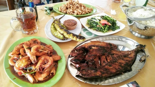 Rumah Makan Karya Bahari via IG @firmansyaharief86, 1. RM Karya Bahari 3 Fresh Sea Food, 2. Brillo Pizza, 3. Pondok Pangandaran, 4. Warung Sate Galunggung, 5. Yan’s Seafood, 6. Sari Laut Rasa Sayang, 7. RM Risma seafood (Pasar Ikan Pangandaran), 8. Kampung Turis Pangandaran, 9. Minasari Fresh Seafood Pangandaran, 10. MORGAN Seafood Pangandaran, 11. Grand Nanjung Resto, 12. Bakso Podomoro, 13. RM. Soto Jarkomi, 14. RM Chez Mama Cilacap, 15. Rumah Makan Bu Sarman, 16. Green Garden Cafe Pangandaran, 17. Java Kitchen, 18. Mady’s Gelato Caffe &amp; Grill, 19. Rumah Makan Berkah Seafood, 20. Serba Sambal Grand Pangandaran, 21. Warung Dapoer Kampoeng