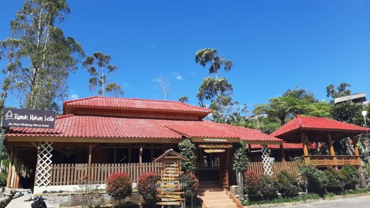 Rumah Makan Leila - tempat makan di Garut, 1. Rumah Makan Khas Sunda Cibiuk, 2. Pujasega Bale Tingtrim, 3. Rumah Makan Kampung Muara Sudah, 4. Liwet asep stroberi tarogong, 5. Pasar Ceplak, 6. Ramen Gorilla, 7. Racik Desa, 8. Sate Maranggi Pa’ Nur, 9. Rumah Makan Megawati, 10. Baso Aci Ceu Imas, 11. Mie Bakso Parahyangan, 12. Rumah Makan Lumbung Padi Garut, 13. Rumah Makan Dua Saudara, 14. Domba House Lasminingrat, 15. Warung Bambu garut, 16. Saung Pananjung, 17. Asstro Cimaragas, 18. Rumah Makan Khas Sunda M. Iki, 19. Rumah Makan Leila, 20. RM Sari Cobek Cangkuang, 21. Es Goyobod Alun Alun, 22. Bakso Mang Ano, 23. Cargo Kitchen & Lounge, 24. Lesehan Alam Sari, 25. Soto Ayam Kampung “NONOY”