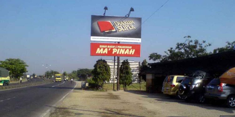 Rumah Makan Ma’Pinah via Reporterjabar, 1. Rumah Makan Sangkuriang Resto, 2. Saung Sarasa Subang, 3. Rumah Makan Mang Yeye, 4. Saung Ambu Cikadu, 5. Restoran Pringsewu Cipali, 6. Warung Makan Sunda Bang Jun, 7. Rumah Makan Gala, 8. Dapur Tutug, 9. Lesehan Bale Endah Subang, 10. Rumah Makan Abah Asli Cobek Belut, 11. Lesehan Riungsari Seafood dan Ayam Bakar, 12. Kedai Tuan Crab Subang, 13. Rumah Makan Ma’Pinah, 14. D’King Café &amp; Resto, 15. Balai Desa Rumah Makan, 16. Bakso Parahyangan, 17. Rumah Makan Lesehan Sop Ikan Neng Jihan, 18. D’Bubuy Hayam Ma Atik, 19. Dapoer Ummi, 20. Rumah Makan Sari Mawar, 21. Rumah Makan Sindang Heula Abah, 22. Saung Empang, 23. Bakar Ikan Laut A’ Badru, 24. Lampu Satu, 25. Follow Mie