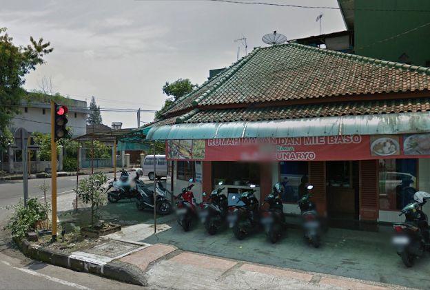 Rumah Makan Sari Rasa, 1. Rest Area Banjar Atas, 2. Rumah Makan Beti, 3. Rumah Makan Primarasa, 4. Rajawali Seafood dan Mie Bakso Banjar, 5. Acip Lama Banjar, 6. Rumah Makan Mergosari, 7. Tungku Coffe dan Resto, 8. Mie Ayam OSIS Banjar, 9. Rumah Makan Tenda Biru, 10. Mie Ayam Bakso Mang Endut Cisaga, 11. Pusat Kuliner Kota Banjar Doboku Ligar, 12. Sate Nikmat Putra, 13. Rumah Makan Sari Rasa, 14. Batagor Kuah Depan Kantor Pos Banjar, 15. Rumah Makan Soto Banyumas Kubangpari, 16. Bakso Sari Rasa H. Ayo Sunaryo