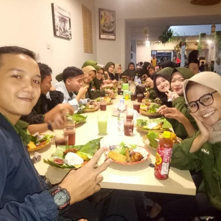 Saung Sarasa Subang via IG @saungsarasa_subang, 1. Rumah Makan Sangkuriang Resto, 2. Saung Sarasa Subang, 3. Rumah Makan Mang Yeye, 4. Saung Ambu Cikadu, 5. Restoran Pringsewu Cipali, 6. Warung Makan Sunda Bang Jun, 7. Rumah Makan Gala, 8. Dapur Tutug, 9. Lesehan Bale Endah Subang, 10. Rumah Makan Abah Asli Cobek Belut, 11. Lesehan Riungsari Seafood dan Ayam Bakar, 12. Kedai Tuan Crab Subang, 13. Rumah Makan Ma’Pinah, 14. D’King Café &amp; Resto, 15. Balai Desa Rumah Makan, 16. Bakso Parahyangan, 17. Rumah Makan Lesehan Sop Ikan Neng Jihan, 18. D’Bubuy Hayam Ma Atik, 19. Dapoer Ummi, 20. Rumah Makan Sari Mawar, 21. Rumah Makan Sindang Heula Abah, 22. Saung Empang, 23. Bakar Ikan Laut A’ Badru, 24. Lampu Satu, 25. Follow Mie