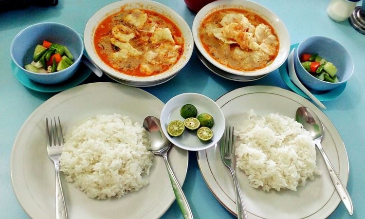 Soto Gempol HJ Fatimah, 1. Rumah Makan Khas Sunda Cibiuk, 2. Bebek Kaleyo, 3. Sindang Reret Restaurant, 4. Mie XP, 5. Restoran &amp; Pemancingan Mang Ajo, 6. Restaurant Lebak Sari Indah, 7. Rumah Makan Indo Alam Sari, 8. Pepes Walahar H. Dirja, 9. SHSD Sambel Hejo Sambel Dadak, 10. Ayam Bakar Celup Mang Rojak, 11. Restoran Alam Ceria, 12. Soto Tangkar Nang Nean, 13. Rumah Makan Pawon Sae, 14. Telaga Traditional Resto, 15. Rumah Makan Soto Gempol Karawang, 16. Ratu Penyet, 17. Seafood Kiloan Ala Teh Empop, 18. RAJA SORABI HIJAU, 19. Bebek dan Ayam Goreng Pak Ndut, 20. Rumah makan saung kabogoh, 21. RM Dukuh, 22. RM. Waroeng Desa, 23. Restoran Ratu Galuh Seafood, 24. Ayam Bakar Taliwang HSA (Tutup), 25. Inaho Japanese Restaurant, 26. Sambal Toelman, 27. Hai Wang Chinese, 28. Tahu Bumbu Sari Rasa, 29. Gabus Pucung Ala Warung Mandiri