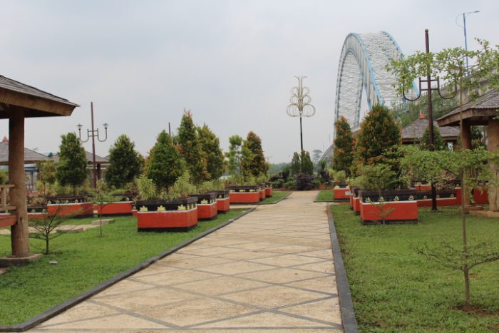 Taman Selaras Pinang Masak, 1. Wisata Cagar Alam Hutan Bakau Pantai Timur, 2. Taman Nasional Berbak, 3. Pantai Cemara, 4. Taman Selaras Pinang Masak, 5. Pulau Berhala, 6. Sumber Mata Air Panas, 7. Kota Kandis, 8. Kampung Laut, 9. Pantai Air Hitam, 10. Crocodile Safari, 11. Makam Rang kayo Hitam, 12. Kawasan Perkantoran Bupati dan Majid Agung Nur Addarojat, 13. Wisata Air Hitam, 14. Pulau Penyu, 15. Ekowisata Hutan Desa Berbasis Konservasi