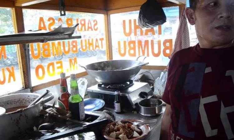 Tahu Bumbu Sari Rasa via Youtube, 1. Rumah Makan Khas Sunda Cibiuk, 2. Bebek Kaleyo, 3. Sindang Reret Restaurant, 4. Mie XP, 5. Restoran &amp; Pemancingan Mang Ajo, 6. Restaurant Lebak Sari Indah, 7. Rumah Makan Indo Alam Sari, 8. Pepes Walahar H. Dirja, 9. SHSD Sambel Hejo Sambel Dadak, 10. Ayam Bakar Celup Mang Rojak, 11. Restoran Alam Ceria, 12. Soto Tangkar Nang Nean, 13. Rumah Makan Pawon Sae, 14. Telaga Traditional Resto, 15. Rumah Makan Soto Gempol Karawang, 16. Ratu Penyet, 17. Seafood Kiloan Ala Teh Empop, 18. RAJA SORABI HIJAU, 19. Bebek dan Ayam Goreng Pak Ndut, 20. Rumah makan saung kabogoh, 21. RM Dukuh, 22. RM. Waroeng Desa, 23. Restoran Ratu Galuh Seafood, 24. Ayam Bakar Taliwang HSA (Tutup), 25. Inaho Japanese Restaurant, 26. Sambal Toelman, 27. Hai Wang Chinese, 28. Tahu Bumbu Sari Rasa, 29. Gabus Pucung Ala Warung Mandiri