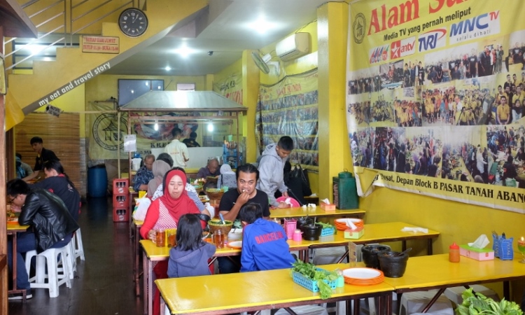Warung Nasi Alam Sunda via Myeatandtravelstory.wordpresscom, 1. Sate Kambing Hanjawar, 2. Warung Nasi Alam Sunda, 3. Saung Nikmat Cianjur, 4. Sate Shinta, 5. Sate Maranggi Sari Asih, 6. RM Empat Dara, 7. RM Sunda Rasa 2, 8. Ikan Bakar Cianjur, 9. RM. Ampera 2 Tak, 10. Sabore Kitchen, 11. D’Kaoem Baso So’Un Cafe &amp; Resto, 12. Rumah Makan Saung Awi 88, 13. RM Ikan Bakar Teh Yesi, 14. Secret Garden Cianjur, 15. Tuang &amp; Leut , 16. Tan Keng Cu Resto &amp; Bakery, 17. Nelayan Seafood Cianjur, 18. RUMAH MAKAN KHAS SUNDA H.M.NANA, 19. RM Teh Sari, 20. RM AYAM GORENG JAKARTA, 21. Warung Pempek 168 @wrp168, 22. Cari Cara by Uptodate, 23. De Baksoku, 24. Saung de Faqih, 25. RM Sudi Mampir Akhoen NEW, 26. Mak Ecih Café