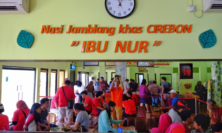 Warung Nasi Jamblang Ibu Nur via Ibenimages, 1. Warung Nasi Jamblang Ibu Nur, 2. Empal Gentong H. Apud Pusat, 3. Nasi Jamblang Mang Dul, 4. Restoran Klapa Manis, 5. Urban Chicken, 6. Rumah Makan Ayam Goreng Bahagia 71 Hj.Sunarti, 7. H. Moel Seafood Pusat Cirebon, 8. Nasi Lengko Haji Barno, 9. Lombok Idjo Cirebon, 10. Warung Bubur M Thoha, 11. Salt Sunda &amp; Seafood, 12. Kampung Kecil Cirebon, 13. CHENG HO RESTO, 14. Pedesan Entog Mas Nana Megu Gede, 15. Restoran Marina, 16. Mie Petruk, 17. Rumah Makan Nelayan Jaya, 18. Resto Batik Chicken, 19. RM. Karunia Jaya Kartini, 20. Nasi Kuning Pekalangan, 21. Gado-Gado Ayam Mang Djum, 22. Resto Al Mumtaz, 23. Gokana Ramen &amp; Teppan CSB Mall, 24. Sate Kalong (Kerbau) Bpk. Karyadi, 25. Arirang Korean Restoran, 26. Mie Koclok “Mang Sam” Pekiringan, 27. Tahu Gejrot Pak Wardi, 28. Raja Dimsum
