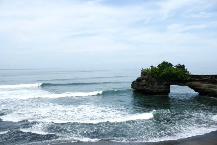 Pantai Batu Bolong, 1. Pantai Nelayan, 2. Pantai Pererenan, 3. Pantai Canggu, 4. Echo Beach atau Pantai Batu Mijan, 5. Pantai Berawa, 6. Pantai Batu Bolong, 7. Pantai Seseh, 8. Pantai Mengening, 9. Pantai Bingin