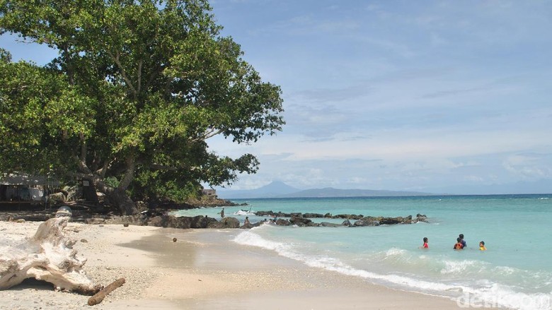 Pantai Pasir Putih Sabang via Detik, 1. Pantai Iboih, 2. Pantai Ulee Lheue, 3. Pantai Lampuuk, 4. Pantai Tapak Gajah, 5. Pantai Lhoknga, 6. Pantai Anoi Itam, 7. Pantai Lange, 8. Pantai Sumur Tiga, 9. Pantai Lanaga, 10. Pantai Lhok Mee, 11. Pantai Alue Naga, 12. Pantai Ujung Kareung, 13. Pantai Pulo Sarok, 14. Pantai Cemara Indah , 15. Pulau Rubiah, 16. Pantai Lhok Bubon, 17. Pantai Pusong Sangkalan, 18. Pantai Kuala Raja, 19. Pantai Ujong Batee, 20. Pantai Suak Ribee, 21. Pantai Batee Puteh, 22. Pantai Lancok, 23. Pantai Kuala Idi, 24. Pantai Pasir Putih Sabang, 25. Pantai Jaboi, 26. Pantai Arun Sabang, 27. Pantai Batee Dua, 28. Pantai Mata Ie Sabang