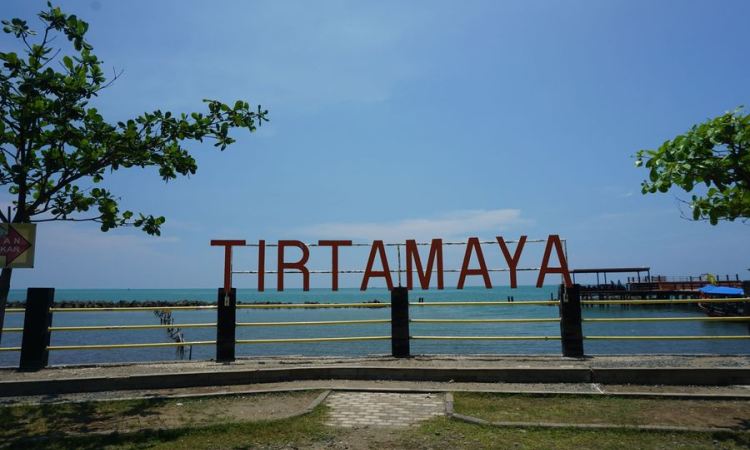 Pantai Tirtamaya via Detik, 1. Pantai Pasir Putih Losari, 2. Pulau Biawak, 3. Pantai Baro Gebang, 4. Pantai Glayem, 5. Pantai Balongan, 6. Pantai Kejawanan, 7. Mangrove Kasih Sayang, 8. Pasir Putih Pangandaran, 9. TPI Bondet, 10. Pantai Mundu, 11. Pantai Tirtamaya, 12. Pantai Bandengan, 13. Pantai Citemu, 14. Cirebon Waterland, 15. Pantai Waruduwur, 16. Pantai Trungtum Tanjung Pura, 17. Pantai Cibugel, 18. Pantai Eretan Wetan, 19. Pantai PLTU Sumur Adem, 20. Pantai Lestari Karangsong