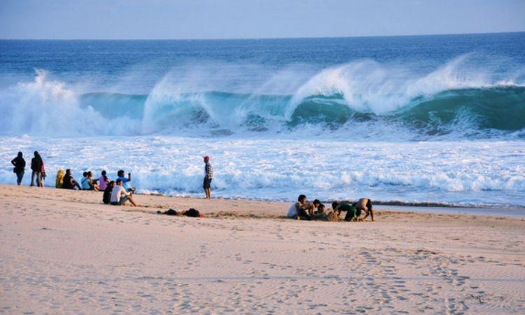 Pantai Ujung Genteng, 1. Pantai Pananjung, 2. Pantai Lembah Putri, 3. Pantai Pangandaran, 4. Pantai Karang Nini, 5. Pantai Batu Hiu, 6. Pantai Karapyak, 7. Pantai Cijayana, 8. Pantai Citepus, 9. Pantai Sayangheulang, 10. Pantai Tirtamaya, 11. Pantai Santolo, 12. Pantai Pelabuhan Ratu, 13. Pantai Pondok Bali, 14. Pantai Ujung Genteng, 15. Pantai Cicalobak, 16. Pantai Pasir Putih, 17. Pantai Cirewang, 18. Pantai Patimban, 19. Pantai Karang Hawu, 20. Pantai Rancabuaya, 21. Pantai Batukaras, 22. Pantai Cijeruk, 23. Pantai Madasari, 24. Pantai Karang Tawulan, 25. Pantai Sindangkerta