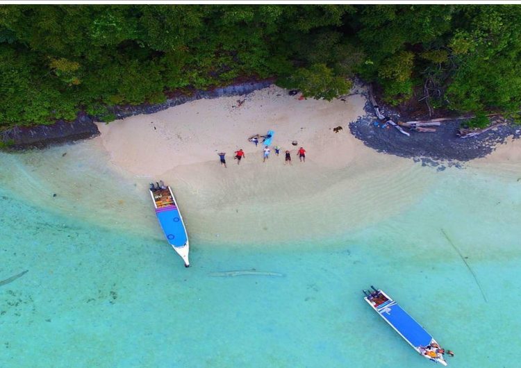 Pulau Poncan Ketek Foto Istimewa, 1. Pulau Pasir Putih Sibolga, 2. Pantai Ujung Sibolga, 3. Pulau Mursala, 4. Pantai Pandan, 5. Pulau Poncang, 6. Pantai Indah Kalangan, 7. Pulau Putri Sibolga, 8. Pulau Poncan Ketek, 9. Pulau Sarudik, 10. Pulau Bangke, 11. Pantai Pelabuhan Lama Sibolga, 12. Pantai Sibolga Kota Ikan, 13. Pulau Poncang Gadang