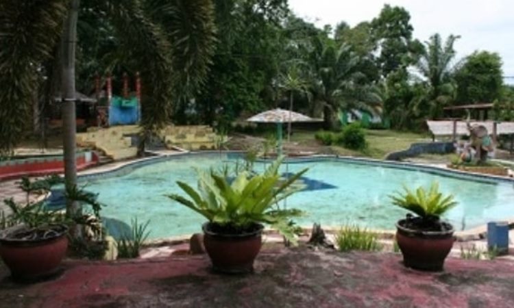 Taman Wisata Lestari Indah, 1. Taman Wisata Lestari Indah, 2. Pantai Pangkal Babu, 3. Waterfront City, 4. Tungkal Ancol Beach, 5. Danau Hijau, 6. Bukit Senyum, 7. Kolam Renang Alam Asri, 8. Air Terjun 12 Tingkat Sungai Lengginai, 9. Air Terjun Calista Irawan, 10. Air Terjun Taman Raja, 11. Air Terjun Lingkis, 12. Air Terjun Bukit Pinang Bawah, 13. Jembatan WFC Kuala Tungkal, 14. Masjid Besar Suryah Khairudin, 15. Taman Nasional Bukit 30, 16. Air Terjun Seng, 17. Hutan Mangrove, 18. Wisata Umo Cinto , 19. Pematang Genting