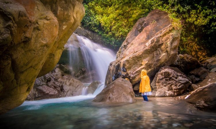 Curug Barong, 1. Curug Cilember, 2. Curug Cipamingkis, 3. Curug Love, 4. Curug Ngumpet, 5. Curug Ciherang, 6. Curug Ciputri, 7. Curug Putri Kencana, 8. Curug Bidadari, 9. Curug Cibulao, 10. Curug Seribu, 11. Curug Hordeng, 12. Curug Cikuluwung, 13. Curug Leuwi Lieuk, 14. Curug Panjang, 15. Curug Naga, 16. Curug Cikaracak, 17. Curug Leuwi Cibaliung, 18. Curug Barong, 19. Curug Cigamea, 20. Curug Balong Endah, 21. Curug Luhur, 22. Curug Kiara
