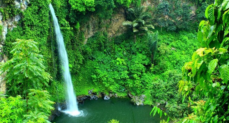 Curug Bugbrug, 1. Curug Malela, 2. Curug Citambur, 3. Curug Dago, 4. Curug Sawer, 5. Curug Tilu Leuwi Opat, 6. Curug Maribaya, 7. Curug Jompong, 8. Curug Penganten, 9. Curug Cilengkrang, 10. Curug Layung, 11. Curug Batu Templek, 12. Curug Cimahi, 13. Curug Bugbrug, 14. Curug Siliwangi, 15. Curug Cinulang, 16. Curug Omas, 17. Curug Lalay Bandung Barat, 18. Curug Anom Natural Hills, 19. Curug Ngebul Cisitu, 20. Curug Bellarosa, 21. Curug Cipanji