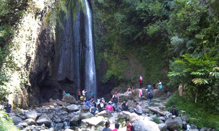 Curug Ciismun via Cianjurkabgoid, 1. Curug Cisampay, 2. Curug Aki Toto, 3. Curug Walanda, 4. Curug Kemang, 5. Curug Ngebul, 6. Curug Dengdeng, 7. Curug Ciastana, 8. Curug Cijampang, 9. Curug Kubang, 10. Curug Cibule, 11. Curug Dadali, 12. Curug Siuh, 13. Curug Citambur, 14. Curug Ciismun, 15. Curug Cibeureum, 16. Curug Cikondang, 17. Curug Cibogo, 18. Curug Pancur Desa Kemang