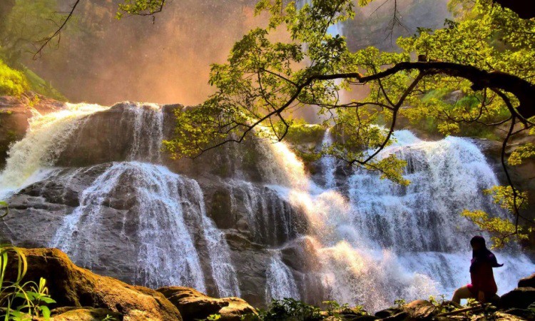 Curug Cikanteh, 1. Curug Sentral, 2. Curug Cibeureum, 3. Curug Cirajeg, 4. Curug Cikaso, 5. Curug Cikaret, 6. Curug Cigangsa, 7. Curug Puncak Jeruk, 8. Curug Puncak Manik, 9. Curug Sawer, 10. Curug Tengah, 11. Curug Sodong, 12. Curug Awang, 13. Curug Cimarinjung, 14. Curug Bibijilan, 15. Curug Pareang, 16. Curug Cikanteh, 17. Curug Batu Tapak, 18. Curug Gentong
