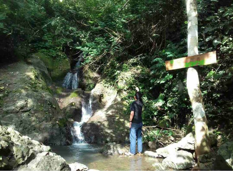 Curug Cikarapyak via IG @Andryan_w, 1. Objek Wisata Pantai Tanjung Baru di Karawang, 2. Pantai Tanjung Pakis Karawang, 3. Destinasi Wisata Pantai Samudera Baru di Karawang, 4. Objek Wisata Alam Curug Bandung di Karawang, 5. Tempat Liburan Asyik di Danau Cipule Karawang, 6. Tempat Wisata Seru di Karawang – Curug Cigentis, 7. Vihara Shia Jin Ku Po di Karawang, 8. Tempat Wisata Sejarah Situs Candi Jiwa di Karawang, 9. Wisata Curug Cikarapyak di Karawang, 10. Objek Wisata Alam Curug Cipanundaan di Karawang, 11. Liburan ke Curug Cikoleangkak di Karawang, 12. Tempat Liburan Menarik Danau Kalimati di Karawang, 13. Liburan ke Situ Kamojing di Karawang, 14. Objek Wisata Green Canyon di Karawang, 15. Waterboom Kampung Wisata Curug Cigentis di Karawang, 16. Wisata Sejarah Monumen Rawagede di Karawang, 17. Tempat Wisata Kuliner Soto Gempol di Karawang, 18. Tempat Makan Enak Gabus Pucung Warung Mandiri di Karawang, 19. Wisata Kuliner Lezat Tahu Bumbu Sari Rasa di Karawang, 20. Tempat Kuliner Enak Soto Tangkar Mang Nean di Karawang, 21. Makanan Khas Karawang Kue Gonjing, 22. Wisata Sejarah Monumen Kebulatan Tekad Rengasdengklok, 23. Tempat Wisata Belanja Mall Karawang Central Plaza, 24. Tempat Liburan Keluarga Taruma Leisure Water Park di Karawang, 25. Tempat Liburan Seru Wonderland Adventure Water Park , 26. Mampir di Sentra Kerajinan Boneka Cikampek Karawang, 27. Wisata Keluarga Bendungan Walahar di Karawang, 28. Menikmati Indahnya Panorama Indah Bukit Sempur, 29. Mendaki Gunung Sanggabuana , 30. Wisata Belanja Pasar Baru Karawang, 31. Liburan Seru ke Situ Cibayat, 32. Pemancingan JAKA Tirta Mulya, 33. Wisata Sejarah ke Candi Blandongan, 34. Liburan Seru ke Kelenteng Sian Jin Ku Po Karawang