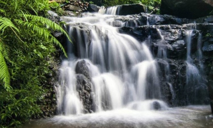 Curug Cilengkrang via Urbanradiobandung, 1. Curug Malela, 2. Curug Citambur, 3. Curug Dago, 4. Curug Sawer, 5. Curug Tilu Leuwi Opat, 6. Curug Maribaya, 7. Curug Jompong, 8. Curug Penganten, 9. Curug Cilengkrang, 10. Curug Layung, 11. Curug Batu Templek, 12. Curug Cimahi, 13. Curug Bugbrug, 14. Curug Siliwangi, 15. Curug Cinulang, 16. Curug Omas, 17. Curug Lalay Bandung Barat, 18. Curug Anom Natural Hills, 19. Curug Ngebul Cisitu, 20. Curug Bellarosa, 21. Curug Cipanji
