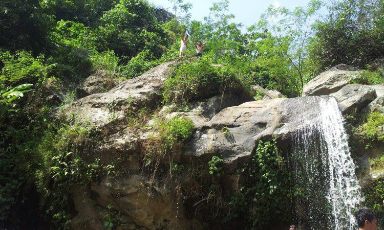 Curug Kemang via Melodicandar.blogspotcom, 1. Curug Cisampay, 2. Curug Aki Toto, 3. Curug Walanda, 4. Curug Kemang, 5. Curug Ngebul, 6. Curug Dengdeng, 7. Curug Ciastana, 8. Curug Cijampang, 9. Curug Kubang, 10. Curug Cibule, 11. Curug Dadali, 12. Curug Siuh, 13. Curug Citambur, 14. Curug Ciismun, 15. Curug Cibeureum, 16. Curug Cikondang, 17. Curug Cibogo, 18. Curug Pancur Desa Kemang