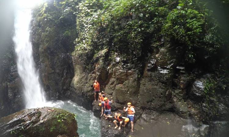 Curug Naga via Wahanacurugnaga, 1. Curug Cilember, 2. Curug Cipamingkis, 3. Curug Love, 4. Curug Ngumpet, 5. Curug Ciherang, 6. Curug Ciputri, 7. Curug Putri Kencana, 8. Curug Bidadari, 9. Curug Cibulao, 10. Curug Seribu, 11. Curug Hordeng, 12. Curug Cikuluwung, 13. Curug Leuwi Lieuk, 14. Curug Panjang, 15. Curug Naga, 16. Curug Cikaracak, 17. Curug Leuwi Cibaliung, 18. Curug Barong, 19. Curug Cigamea, 20. Curug Balong Endah, 21. Curug Luhur, 22. Curug Kiara