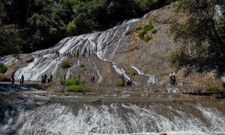 Curug Pareang via Bubuh, 1. Curug Sentral, 2. Curug Cibeureum, 3. Curug Cirajeg, 4. Curug Cikaso, 5. Curug Cikaret, 6. Curug Cigangsa, 7. Curug Puncak Jeruk, 8. Curug Puncak Manik, 9. Curug Sawer, 10. Curug Tengah, 11. Curug Sodong, 12. Curug Awang, 13. Curug Cimarinjung, 14. Curug Bibijilan, 15. Curug Pareang, 16. Curug Cikanteh, 17. Curug Batu Tapak, 18. Curug Gentong