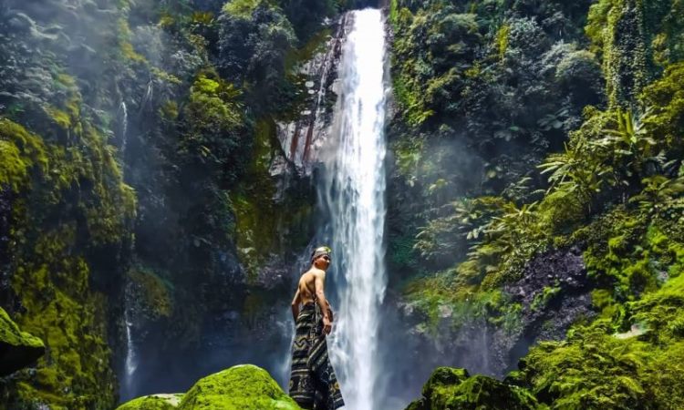 Curug Seribu, 1. Curug Cilember, 2. Curug Cipamingkis, 3. Curug Love, 4. Curug Ngumpet, 5. Curug Ciherang, 6. Curug Ciputri, 7. Curug Putri Kencana, 8. Curug Bidadari, 9. Curug Cibulao, 10. Curug Seribu, 11. Curug Hordeng, 12. Curug Cikuluwung, 13. Curug Leuwi Lieuk, 14. Curug Panjang, 15. Curug Naga, 16. Curug Cikaracak, 17. Curug Leuwi Cibaliung, 18. Curug Barong, 19. Curug Cigamea, 20. Curug Balong Endah, 21. Curug Luhur, 22. Curug Kiara