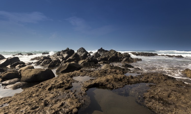 Pantai Jayanti via Pegipegi, 1. Pantai Apra, 2. Pantai Jayanti, 3. Pelabuhan Jayanti, 4. Pantai Cigebang, 5. Pantai Karang Potong  , 6. Pantai Sereg, 7. Pantai Ciwidig, 8. Pantai Agrabinta, 9. Pantai Cipanglay, 10. Pantai Batu Kukumbung, 11. Pantai Sarongge, 12. Pantai Cieurih, 13. Pantai Sindangbarang, 14. Pantai Lugina, 15. Ciujung Beach, 16. Pantai Rancabuaya, 17. Muara Cisela, 18. Pantai Maleber
