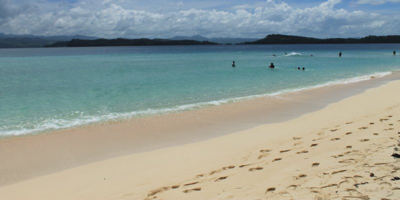 Pantai Pasir Putih Leato via Twitter @Jagalaut, 1. Pantai Mohupomba, 2. Pantai Pulau Diyonumo, 3. Pantai Pulau Cinta, 4. Pantai Langala, 5. Pantai Bolihutuo, 6. Pulau Saronde, 7. Pantai Kurenai, 8. Pantai Dunu, 9. Pantai Ratu Tenilo, 10. Pantai Mananggu, 11. Teluk Tomini, 12. Taman Laut Olele, 13. Pantai Botubarani, 14. Pantai Pasir Putih Leato, 14. Pantai Tangga 2000, 15. Pantai Indah Boalemo