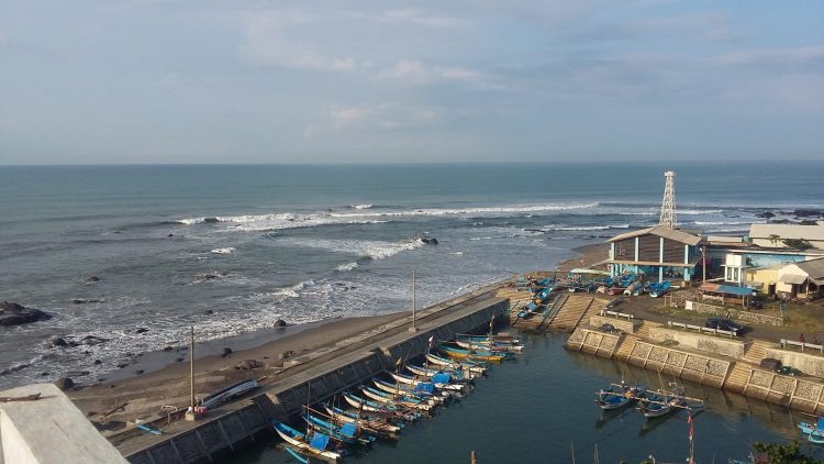 Pelabuhan Jayanti via iklantravelcom_, 1. Pantai Apra, 2. Pantai Jayanti, 3. Pelabuhan Jayanti, 4. Pantai Cigebang, 5. Pantai Karang Potong  , 6. Pantai Sereg, 7. Pantai Ciwidig, 8. Pantai Agrabinta, 9. Pantai Cipanglay, 10. Pantai Batu Kukumbung, 11. Pantai Sarongge, 12. Pantai Cieurih, 13. Pantai Sindangbarang, 14. Pantai Lugina, 15. Ciujung Beach, 16. Pantai Rancabuaya, 17. Muara Cisela, 18. Pantai Maleber