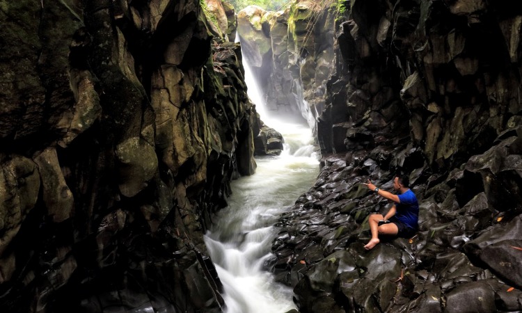 Curug Cibitung via Udaindra.blogspotcom, 1. Curug Nyogong, 2. Curug Ciharus, 3. Curug Jaga Pati, 4. Curug Cisarua, 5. Curug Arjuna, 6. Curug Cibadak, 7. Curug Sanghyang Taraje, 8. Curug Dengdeng, 9. Curug Cikanay, 10. Curug Salawe, 11. Curug Orok, 12. Curug Rahong, 13. Curug Luhur, 14. Curug Ngaleng, 15. Curug Cihanyawar, 16. Curug Cibitung, 17. Curug Mala, 18. Curug Cibuni Racun, 19. Curug Ermat, 20. Curug Koncrang