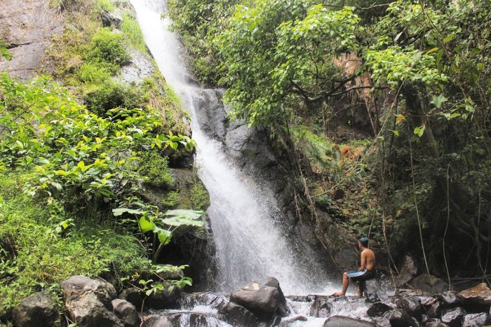 Curug Cigarugak via IG @herpastrana - 12 Curug di Sumedang Terhits &amp; Terbaik, Wisata Air Terjun kekinian, 1. Curug Sabuk, 2. Curug Cigorobog, 3. Curug Ciputrawangi, 4. Curug Cinulang, 5. Curug Cibayawak, 6. Curug Buhud , 7. Curug Cipongkor, 8. Curug Cipadayungan, 9. Curug Kencana, 10. Curug Ciwalur, 11. Curug Cihonje, 12. Curug Cigarugak