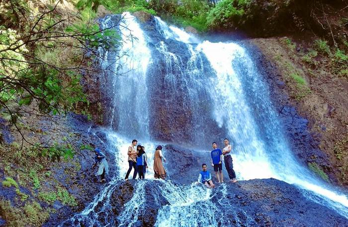 Curug Ciwalur via IG @hardiishaq - 12 Curug di Sumedang Terhits &amp; Terbaik, Wisata Air Terjun kekinian, 1. Curug Sabuk, 2. Curug Cigorobog, 3. Curug Ciputrawangi, 4. Curug Cinulang, 5. Curug Cibayawak, 6. Curug Buhud , 7. Curug Cipongkor, 8. Curug Cipadayungan, 9. Curug Kencana, 10. Curug Ciwalur, 11. Curug Cihonje, 12. Curug Cigarugak