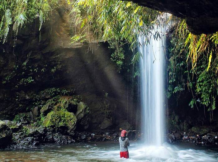 Curug Goa Badak via IG @amincun, 1. Curug Kaliangkak, 2. Curug Cileat, 3. Curug Cibareubey, 4. Curug Ponggang, 5. Curug Goa Badak, 6. Curug Cijalu, 7. Curug Ciangin, 8. Curug Sadim, 9. Curug Mandala, 10. Curug Biru, 11. Curug Karembong Subang, 12. Curug Agung, 13. Curug Cina, 14. Curug Cibareubeuy, 15. Curug Pandawa Lima, 16. Curug Masigit, 17. Curug Cisaladah, 18. Curug Bentang, 19. Curug Cinangrang, 20. Curug Cikondang, 21. Curug Cipeureu, 22. Curug Cilaga, 23. Curug Capolaga, 24. Curug Ciceregeng, 25. Curug Sawer