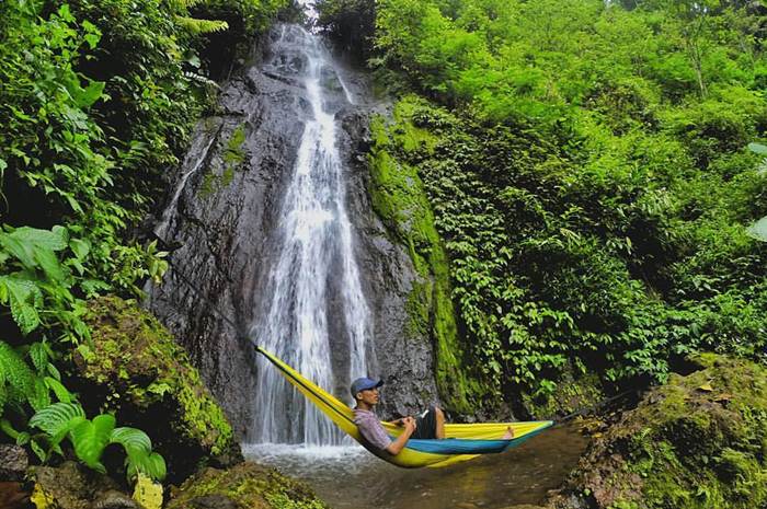 Curug Kencana via IG @aldyps96 - 12 Curug di Sumedang Terhits &amp; Terbaik, Wisata Air Terjun kekinian, 1. Curug Sabuk, 2. Curug Cigorobog, 3. Curug Ciputrawangi, 4. Curug Cinulang, 5. Curug Cibayawak, 6. Curug Buhud , 7. Curug Cipongkor, 8. Curug Cipadayungan, 9. Curug Kencana, 10. Curug Ciwalur, 11. Curug Cihonje, 12. Curug Cigarugak