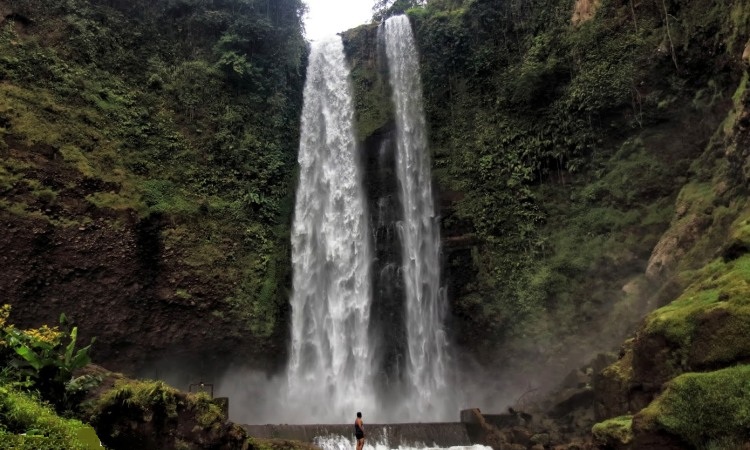 Curug Koncrang via Udaindra.blogspotcom, 1. Curug Nyogong, 2. Curug Ciharus, 3. Curug Jaga Pati, 4. Curug Cisarua, 5. Curug Arjuna, 6. Curug Cibadak, 7. Curug Sanghyang Taraje, 8. Curug Dengdeng, 9. Curug Cikanay, 10. Curug Salawe, 11. Curug Orok, 12. Curug Rahong, 13. Curug Luhur, 14. Curug Ngaleng, 15. Curug Cihanyawar, 16. Curug Cibitung, 17. Curug Mala, 18. Curug Cibuni Racun, 19. Curug Ermat, 20. Curug Koncrang