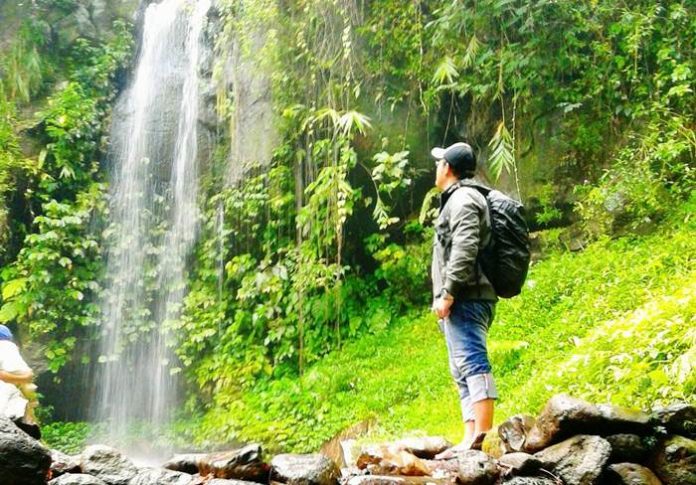 Curug Sawer via IG @dedyidey, 1. Curug Kaliangkak, 2. Curug Cileat, 3. Curug Cibareubey, 4. Curug Ponggang, 5. Curug Goa Badak, 6. Curug Cijalu, 7. Curug Ciangin, 8. Curug Sadim, 9. Curug Mandala, 10. Curug Biru, 11. Curug Karembong Subang, 12. Curug Agung, 13. Curug Cina, 14. Curug Cibareubeuy, 15. Curug Pandawa Lima, 16. Curug Masigit, 17. Curug Cisaladah, 18. Curug Bentang, 19. Curug Cinangrang, 20. Curug Cikondang, 21. Curug Cipeureu, 22. Curug Cilaga, 23. Curug Capolaga, 24. Curug Ciceregeng, 25. Curug Sawer