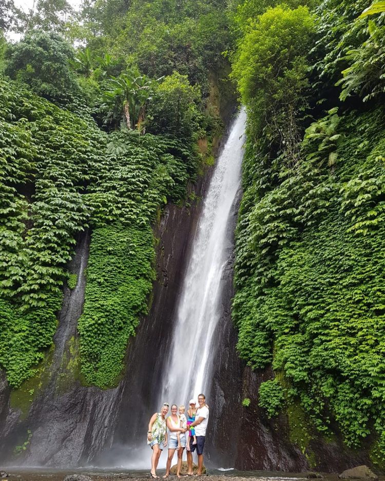 Air Terjun Munduk via Ig @mojbro, 1. Air Terjun Aling Aling, 2. Air Terjun Banyumala, 3. Air Terjun Goa Rang Reng, 4. Air Terjun Leke Leke, 5. Air Terjun Tukad Cepung, 6. Air Terjun Tegenungan, 7. Air Terjun Kanto Lampo, 8. Air Terjun Wana Ayu, 9. Air Terjun Nungnung, 10. Air Terjun Sekumpul, 11. Air Terjun Gitgit, 12. Air Terjun Banyu Wana Amertha, 13. Air Terjun Peguyangan, 14. Air Terjun Tibumana, 15. Air Terjun Tembok Barak, 16. Air Terjun Cemara, 17. Air Terjun Jembong, 18. Air Terjun Munduk, 19. Air Terjun Melanting, 20. Air Terjun Dusun Kuning, 21. Air Terjun Kroya, 22. Air Terjun Pantai Melasti, Tanah Lot, 23. Air Terjun Yeh Mempeh, 24. Air Terjun Blemantung, 25. Air Terjun Lemukih, 26.  Air Terjun Carat, 27. Air Terjun Juwuk Manis, 28. Air terjun Bunutin, 29. Air Terjun Colek Pamor, 30. Air terjun Yeh Mampeh