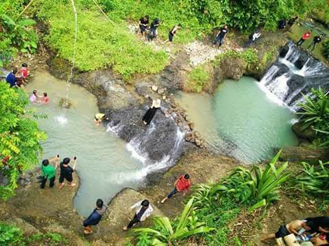 Air Terjun Dung Aron via Facebook, 1. Air Terjun Grojogan Sewu Karanganyar, 2. Air Terjun Jumog, 3. Air Terjun Parang Ijo, 4. Air Terjun Sewawar, 5. Air Terjun Sedinding, 6. Air Terjun Jumog Jati, 7. Air Terjun Jurang Sundo, 8. Grojogan Jurang Jero, 9. Air Terjun Kedung Sriti, 10. AIR TERJUN TELOGO WALI, 10. Air Terjun Dong Aron, 11. Air Terjun Ringin Jenggot