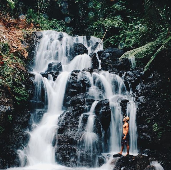 Air Terjun Jembong via IG @oditbanditos, 1. Air Terjun Aling Aling, 2. Air Terjun Banyumala, 3. Air Terjun Goa Rang Reng, 4. Air Terjun Leke Leke, 5. Air Terjun Tukad Cepung, 6. Air Terjun Tegenungan, 7. Air Terjun Kanto Lampo, 8. Air Terjun Wana Ayu, 9. Air Terjun Nungnung, 10. Air Terjun Sekumpul, 11. Air Terjun Gitgit, 12. Air Terjun Banyu Wana Amertha, 13. Air Terjun Peguyangan, 14. Air Terjun Tibumana, 15. Air Terjun Tembok Barak, 16. Air Terjun Cemara, 17. Air Terjun Jembong, 18. Air Terjun Munduk, 19. Air Terjun Melanting, 20. Air Terjun Dusun Kuning, 21. Air Terjun Kroya, 22. Air Terjun Pantai Melasti, Tanah Lot, 23. Air Terjun Yeh Mempeh, 24. Air Terjun Blemantung, 25. Air Terjun Lemukih, 26.  Air Terjun Carat, 27. Air Terjun Juwuk Manis, 28. Air terjun Bunutin, 29. Air Terjun Colek Pamor, 30. Air terjun Yeh Mampeh