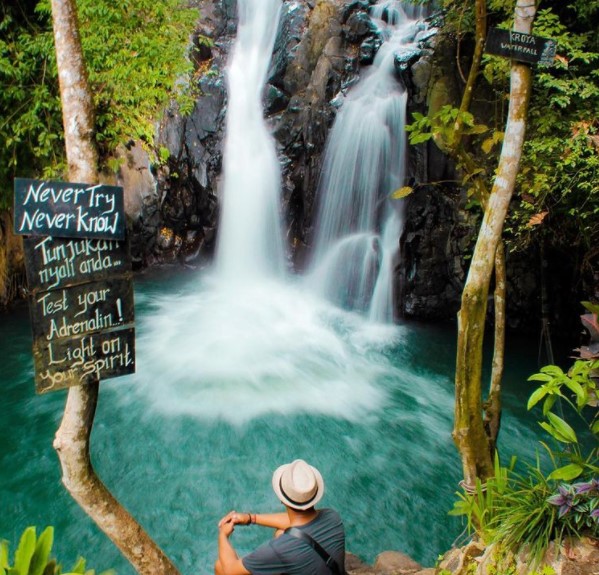 Air Terjun Kroya via IG @ngurahpastra - 30 Air Terjun di Bali Terbaik &amp; Terhits, Wisata Alam Instagramable, 1. Air Terjun Aling Aling, 2. Air Terjun Banyumala, 3. Air Terjun Goa Rang Reng, 4. Air Terjun Leke Leke, 5. Air Terjun Tukad Cepung, 6. Air Terjun Tegenungan, 7. Air Terjun Kanto Lampo, 8. Air Terjun Wana Ayu, 9. Air Terjun Nungnung, 10. Air Terjun Sekumpul, 11. Air Terjun Gitgit, 12. Air Terjun Banyu Wana Amertha, 13. Air Terjun Peguyangan, 14. Air Terjun Tibumana, 15. Air Terjun Tembok Barak, 16. Air Terjun Cemara, 17. Air Terjun Jembong, 18. Air Terjun Munduk, 19. Air Terjun Melanting, 20. Air Terjun Dusun Kuning, 21. Air Terjun Kroya, 22. Air Terjun Pantai Melasti, Tanah Lot, 23. Air Terjun Yeh Mempeh, 24. Air Terjun Blemantung, 25. Air Terjun Lemukih, 26.  Air Terjun Carat, 27. Air Terjun Juwuk Manis, 28. Air terjun Bunutin, 29. Air Terjun Colek Pamor, 30. Air terjun Yeh Mampeh