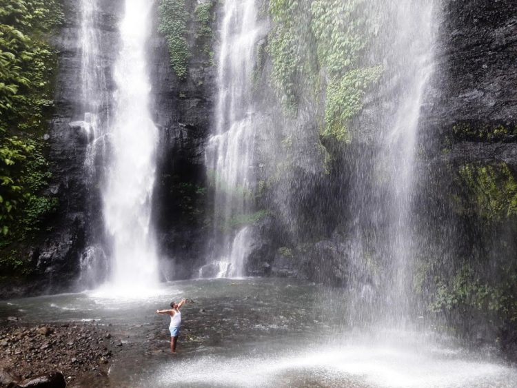 Air Terjun Lemukih via Baligateway, 1. Air Terjun Aling Aling, 2. Air Terjun Banyumala, 3. Air Terjun Goa Rang Reng, 4. Air Terjun Leke Leke, 5. Air Terjun Tukad Cepung, 6. Air Terjun Tegenungan, 7. Air Terjun Kanto Lampo, 8. Air Terjun Wana Ayu, 9. Air Terjun Nungnung, 10. Air Terjun Sekumpul, 11. Air Terjun Gitgit, 12. Air Terjun Banyu Wana Amertha, 13. Air Terjun Peguyangan, 14. Air Terjun Tibumana, 15. Air Terjun Tembok Barak, 16. Air Terjun Cemara, 17. Air Terjun Jembong, 18. Air Terjun Munduk, 19. Air Terjun Melanting, 20. Air Terjun Dusun Kuning, 21. Air Terjun Kroya, 22. Air Terjun Pantai Melasti, Tanah Lot, 23. Air Terjun Yeh Mempeh, 24. Air Terjun Blemantung, 25. Air Terjun Lemukih, 26.  Air Terjun Carat, 27. Air Terjun Juwuk Manis, 28. Air terjun Bunutin, 29. Air Terjun Colek Pamor, 30. Air terjun Yeh Mampeh