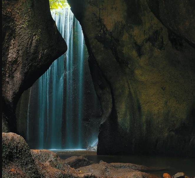 Air Terjun TUkad Cepung by Marco Tjokro on Unsplash tempat wisata di Bali Tengah, 1. Pura Sakenan, 2. Museum Bali, 3. Taman Budaya Bali, 4. Monumen Bajra Sandhi, 5. Pura Tampak Siring, 6. Tegalalang, 7. D’Tukad River Club, 8. Pasar Seni Ubud, 9. Alas Harum Agrotourism, 10. Bali Strawberry Farm &amp; Restaurant, 11. Rumah Gemuk Bali, 12. Museum dan Galeri Seni Rudana, 13. Patung Bayi, 14. The Blanco Renaissance Museum, 15. Museum ARMA, 16. Museum Seni Neka, 17. Museum Subak, 18. Desa Petulu, 19. Desa Wisata Penglipuran, 20. Desa Coklat Bali, 21. Arung Jeram Sungai Ayung, 22. Pemandian Air Panas Yeh Panes Panatahan, 23. Pemandian Air Panas Angseri, 24. Air Terjun Suwat, 25. Air Terjun Kanto Lampo, 26. Air Terjun Blahmantung, 27. Danau Buyan, 28. Pura Ulun Danu, 29. Goa Gajah, 30. Istana Tampaksiring, 31. Pura Gunung Lebah, 32. Pura Malen, 33. Puri Saren Agung, 34. Pura Taman Saraswati, 35. Pura Tirta Empul, 36. Pura Gunung Kawi, 37. Hidden Canyon Beji Guwang, 38. Taman Kota Ciung Wanara Gianyar, 39. Taman Kota Lumintang, 40. Taman Nusa, 41. Elephant Safari Park, 42. Bali Bird Park, 43. Bali Zoo, 44. Terasering Jatiluwih, 45. Terasering Tegalalang, 46. Bukit Campuhan, 48. Pohon Kayu Putih Desa Bayan, 49. Taman Kupu-kupu, 50. Kebun Raya Bali, 51. The Blooms Garden, 52. Monkey Forest Ubud, 53. Alas Kedaton, 54. Tasta Zoo, 55. Air Terjun Tukad Cepung, 56. Air Terjun Nungnung, 57. Objek Wisata Sangeh, 58. Air Terjun Tegenungan