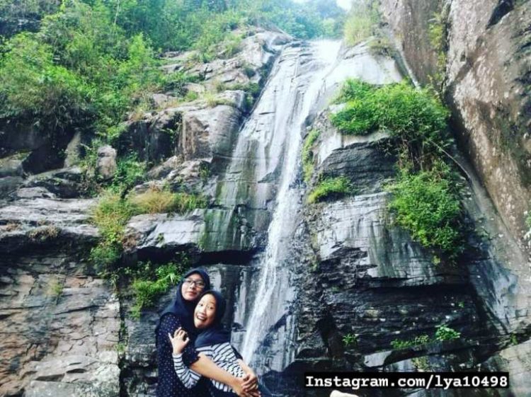 Curug Cibuntu via IG @Iya10498, 1. Curug Landung, 2. Curug Cikahuripan Kuningan, 3. Curug Putri Palutungan, 4. Curug Ngelay Kuningan, 5. Curug Sidomba, 6. Curug Cisurian Kuningan, 7. Curug Payung Palutungan, 8. Curug Winujati, 9. Curug Bangkong, 10. Curug Cilengkrang Kuningan, 11. Curug Nyandung, 12. Curug Cigalagah, 13. Curug Gongseng, 14. Curug Paranje, 15. Curug Cibuntu, 16. Curug Sagarahiang, 17. Curug Luhur Kuningan, 18. Curug Parakan Panjang, 19. Curug Cibunar, 20. Curug Lebak Jeruk