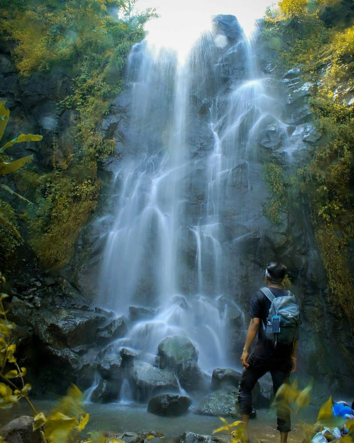 Curug Cigalagah via IG @adamnursyahbani, 1. Curug Landung, 2. Curug Cikahuripan Kuningan, 3. Curug Putri Palutungan, 4. Curug Ngelay Kuningan, 5. Curug Sidomba, 6. Curug Cisurian Kuningan, 7. Curug Payung Palutungan, 8. Curug Winujati, 9. Curug Bangkong, 10. Curug Cilengkrang Kuningan, 11. Curug Nyandung, 12. Curug Cigalagah, 13. Curug Gongseng, 14. Curug Paranje, 15. Curug Cibuntu, 16. Curug Sagarahiang, 17. Curug Luhur Kuningan, 18. Curug Parakan Panjang, 19. Curug Cibunar, 20. Curug Lebak Jeruk
