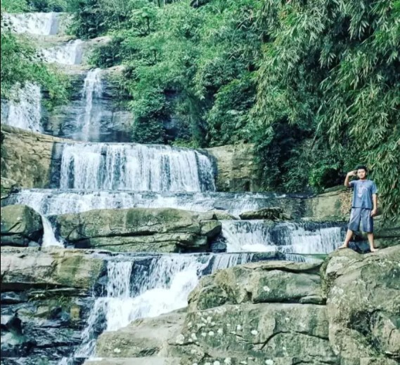 Curug Nangga via reresepan, 1. Objek Wisata Terkenal Baturaden di Purwokerto, 2. Tempat Wisata Alam Curug Gede di Purwokerto, 3. Objek Wisata Alam Air Terjun Curug Ceheng di Purwokerto, 4. Tempat Wisata Seru di Baturraden Adventure Forest Purwokerto, 5. Objek Wisata Air hangat belerang di Pancuran 7 di Purwokerto, 6. Tempat Wisata Seru Telaga sunyi di Purwokerto, 7. Objek Wisata Alam Curug Cipendok, 8. Objek Wisata Religi Gua Maria Kaliori di Purwokerto, 9. Wisata Kuliner Mendoan khas Purwokerto, 10. Destinasi Wisata Menantang Mendaki Gunung Slamet, 11. Tempat Wisata Seru Pemandian Kalibacin , 12. Tempat Wisata Keluarga Batur Agung di Purwokerto (Sudah Tutup), 13. Tempat Rekreasi Keluarga Telaga Pucung , 14. Monumen Panglima Besar Jenderal Sudirman , 15. Wahana Rekreasi Dreamland Park Pancasan di Purwokerto, 16. Wahana Permainan Seru Crossworld Paintball, 17. Nyantai di Alun-alun Lama Kota Banyumas, 18. Serunya Liburan di Depo Bay Depo Pelita Purwokerto, 19. Objek Wisata Terbaru Curug Nangga Di Banyumas, 20. Bukit Watu Meja, 21. Museum Bank Rakyat Indonesia, 22. Wisata Bendungan Gerak Serayu, 23. Tempat Wisata Alam Bukit Tranggulasih Purwokerto, 24. Liburan Seru ke Batur Agung Mount of Fun Purwokerto, 25. Wisata Alam Curug Gomblang di Purwokerto, 26. Curug Bayan, 27. Curug Telu, 28. Bukit Bintang Baturaden, 29. Wisata Alam Pancuran 3 Purwokerto, 30. Miniatur Dunia Purwokerto (Small World), 31. Bukit Pandang Munggang, 32. Puncak Dinar, 33. Bukit Gadog, 34. Kebun Bunga Matahari Rempoah, 35. Bukit Agaran, 36. Hutan Pinus Limpakuwus, 37. Curug Pinang, 38. The Forest Island, 39. The Village Purwokerto, 40. Bumi Perkemahan Wana Wisata Baturaden, 41. Taman Kaloka Widya Mandala