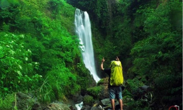 Curug Puntang, 1. Jembar Waterpark, 2. Perkebunan Teh Cipasung, 3. Goa Lalay, 4. Curug Muara Jaya, 5. Curug Sawer, 6. Talaga Herang, 7. Wisata Paralayang Gunung Panten, 8. Taman Wisata Bukit Alam Hejo, 9. Curug Tonjong, 10. Curug Cipeuteuy, 11. Air terjun Cibali, 12. Agro Batu Luhur, 13. Taman Buana Marga Majalengka (Taman Dinosaurus), 14. Situ Sangiang dan Makam Sunan Parung, 15. Pendakian Gunung Ciremai, 16. Curug Sempong, 17. Curug Awul, 18. Situ Cipanten, 19. Curug Campaga, 20. Curug Cipeureus, 21. Curug Puntang, 22. Panorama Cikebo, 23. Panorama Lemah Putih, 24. Situ Cikuda, 25. Bukit Panyaweuyan Argapura, 26. Wisata Situ Cipadung Desa Pajajar, 27. Wisata Cadas Gantung, 28. Air Terjun Embun Pelangi, 29. Air Terjun Cilutung, 30. Situ Janawi, 31. Taman Nasional Sadarehe, 32. Museum Talaga Manggung, 33. Rumah Adat Panjalin, 34. Gunung Cakrabuana, 35. Telaga di Petilasan Prabu Siliwangi, 36. Curug Ciwanda, 37. Curug Situhiang, 38. Taman Wisata Linggarjati, 39. Air Terjun Baligo, 40. Telaga Nila, 41. Kolam Renang Balong Sang Raja, 42. Gunung Batu Tilu, 43. Bukit Mercury Sayang Kaak, 44. Bendungan Raksasa Rentang, 45. Terasering Sawah Nangklak, 46. Gunung Ciwaru, 47. Puncak Sawiyah, 48. Ciboer Pass, 49. Curug Kapak Kuda, 50. Water Boom Tirta Indah, 51. Water Boom Rajawali ( Surya ), 52. Water Boom Tohaga, 53. Taman Ikan Bunderan , 54. Situ Batu di Desa Malausma, 55. Durian Sinapeul